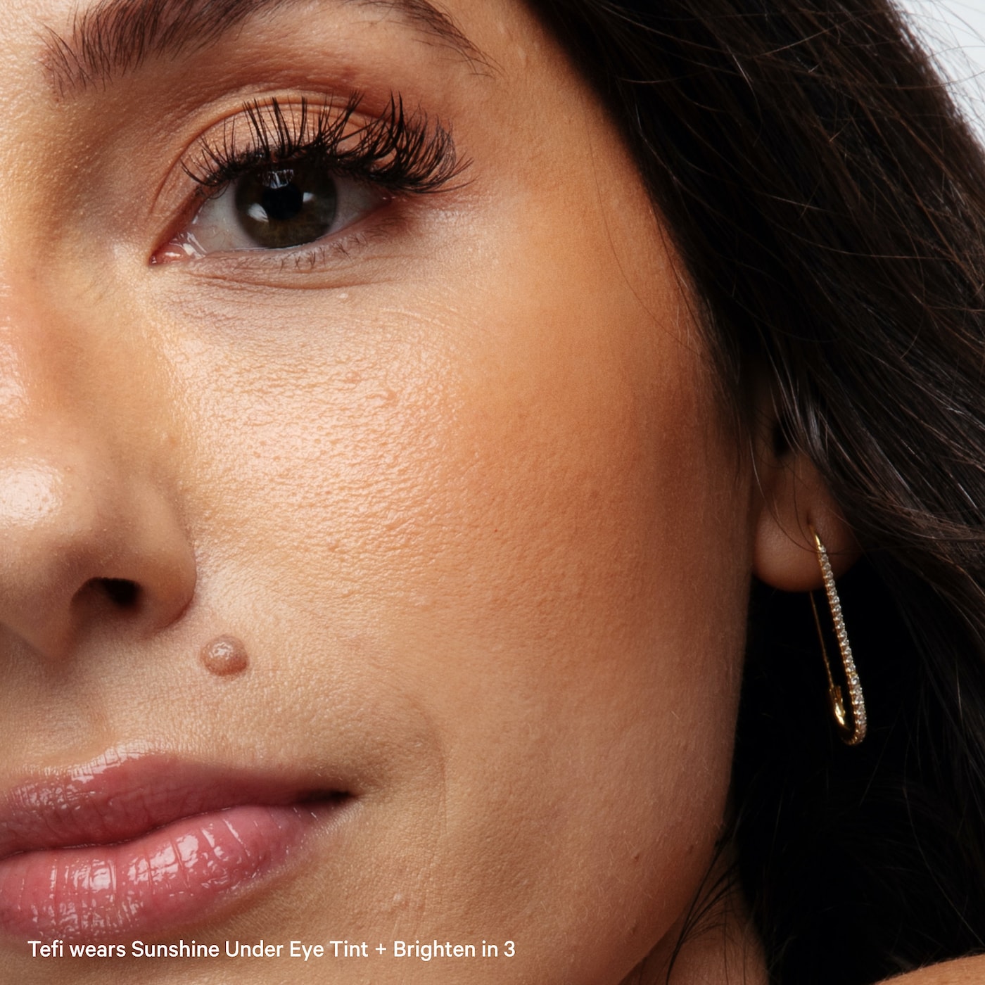 MILK MAKEUP Sunshine Under Eye Brightening Light Coverage Concealer купить в Beauty Storage. Быстрая доставка по России и СНГ.
