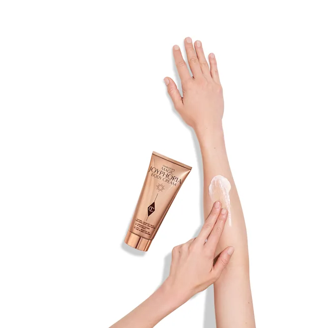 CHARLOTTE TILBURY Charlotte's Magic Joyphoria Body Cream купить в Beauty Storage. Быстрая доставка по России и СНГ.