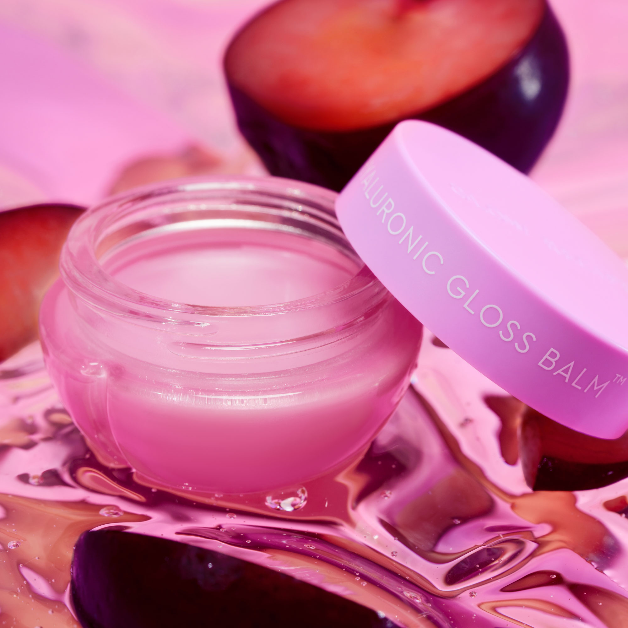 GLOW RECIPE Plum Plump Hyaluronic Acid Lip Gloss Balm купить в Beauty Storage. Быстрая доставка по России и СНГ.