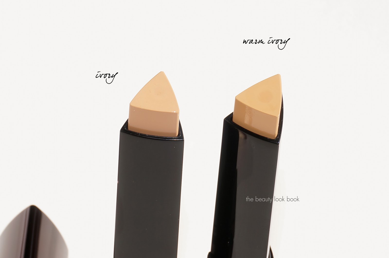 HOURGLASS Vanish Seamless Finish Foundation Stick купить в Beauty Storage. Быстрая доставка по России и СНГ.