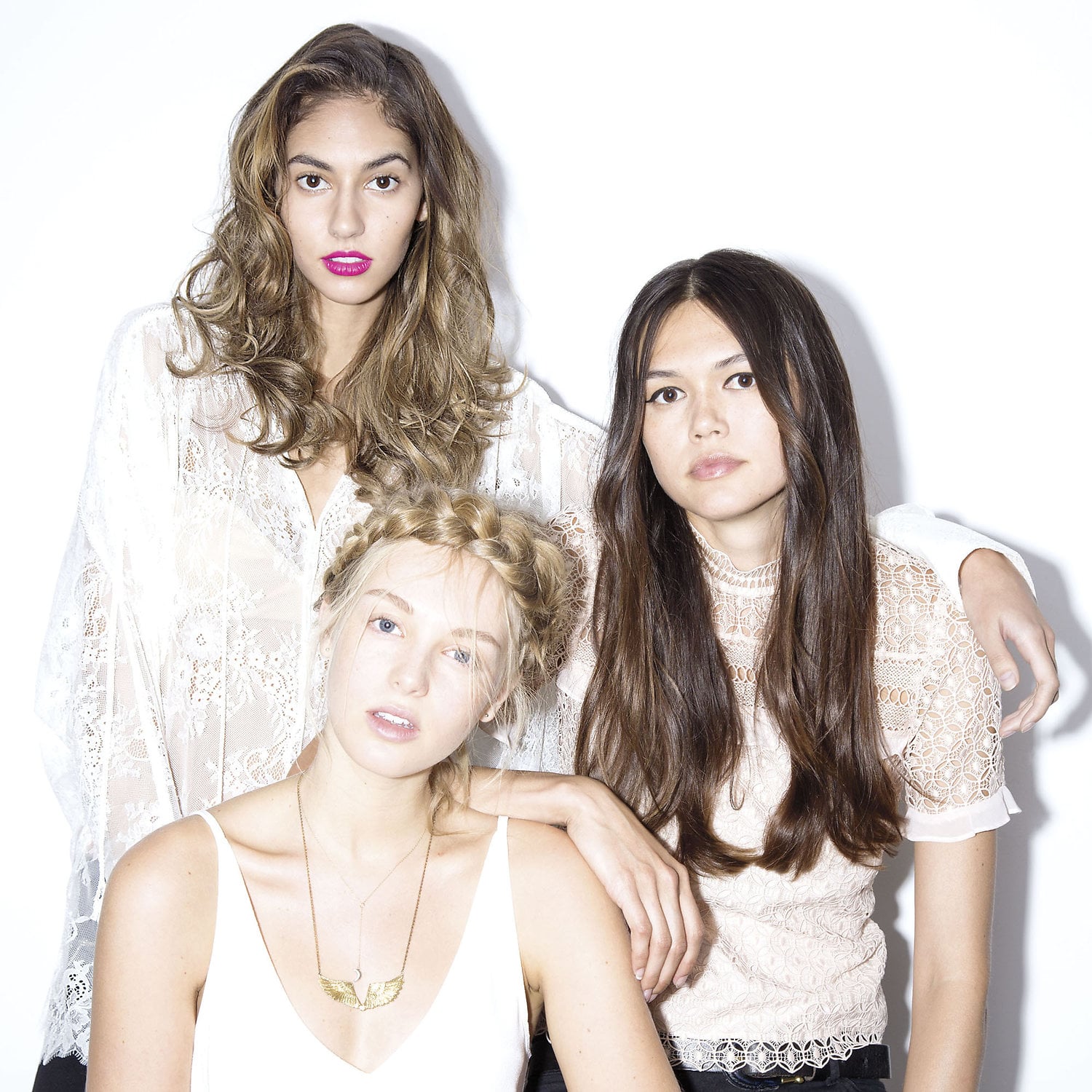 BUMBLE AND BUMBLE Bb. Pret-a-Powder Tres Invisible Nourishing Dry Shampoo with Hibiscus Extract