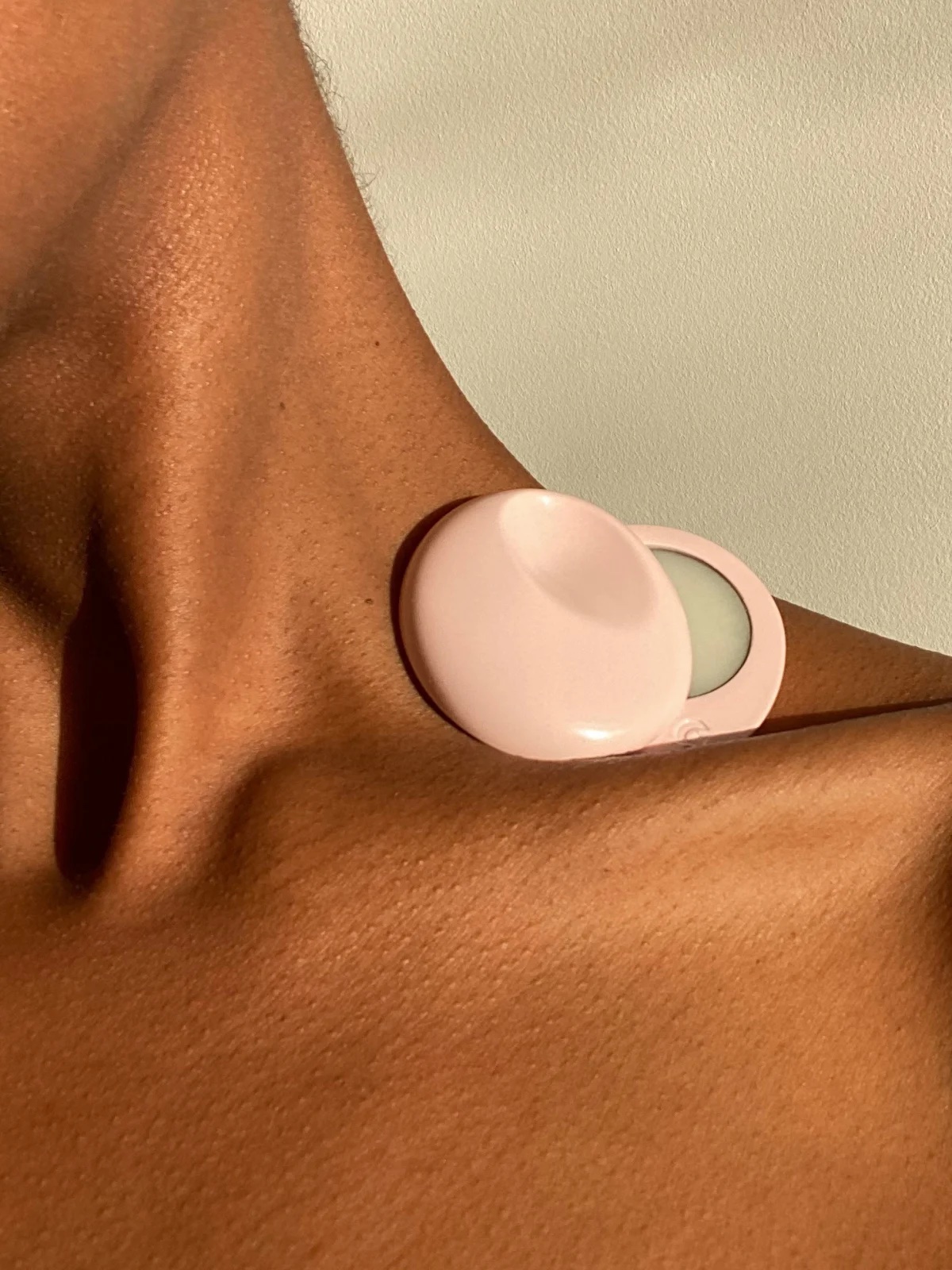 GLOSSIER Glossier You Solid Refill купить в Beauty Storage. Быстрая доставка по России и СНГ.
