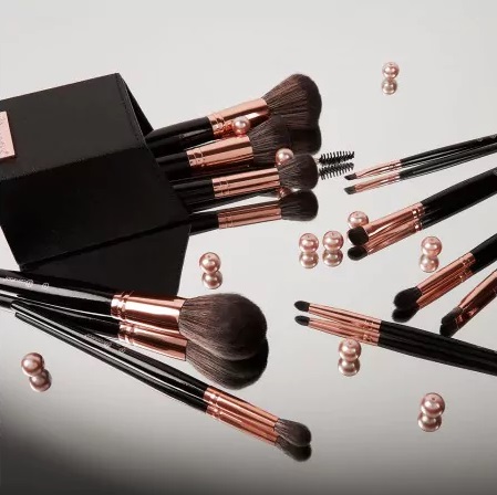 BH COSMETICS BH Signature Rose Gold - 13 Piece Brush Set купить в Beauty Storage. Быстрая доставка по России и СНГ.