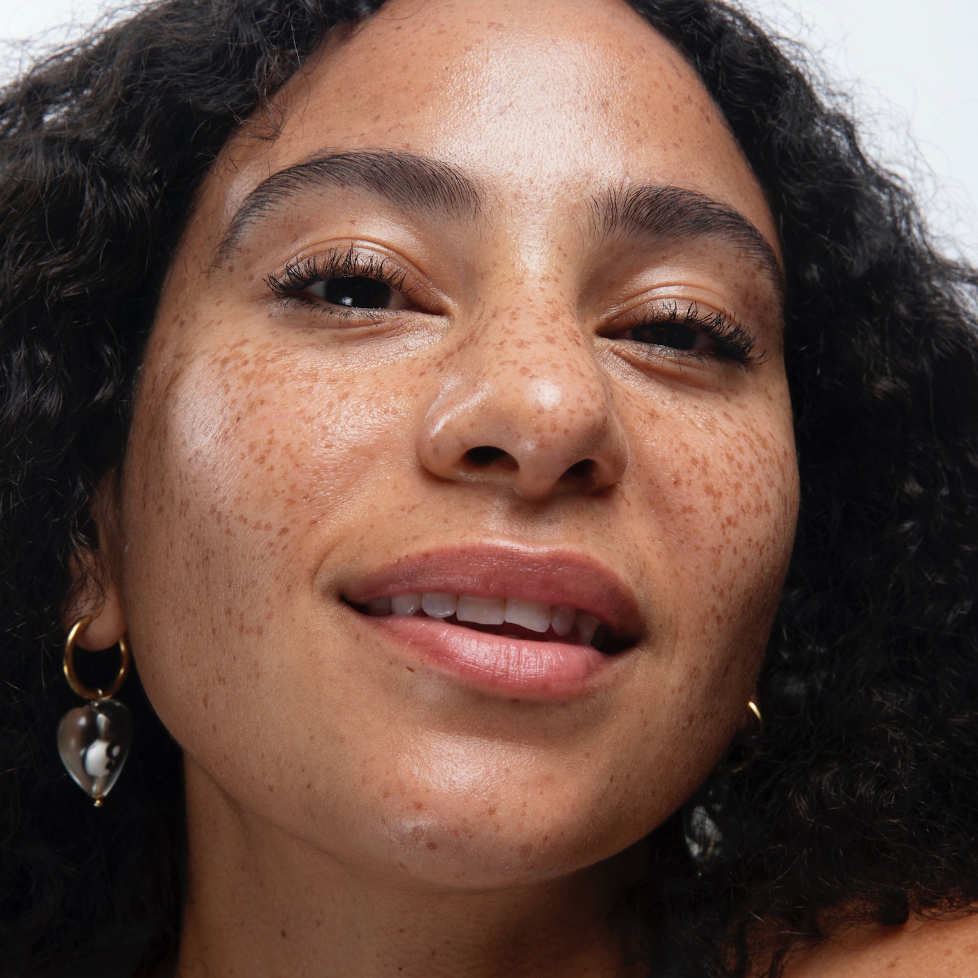 MILK MAKEUP Sunshine Vitamin C + Squalane  Face & Body Oil купить в Beauty Storage. Быстрая доставка по России и СНГ.
