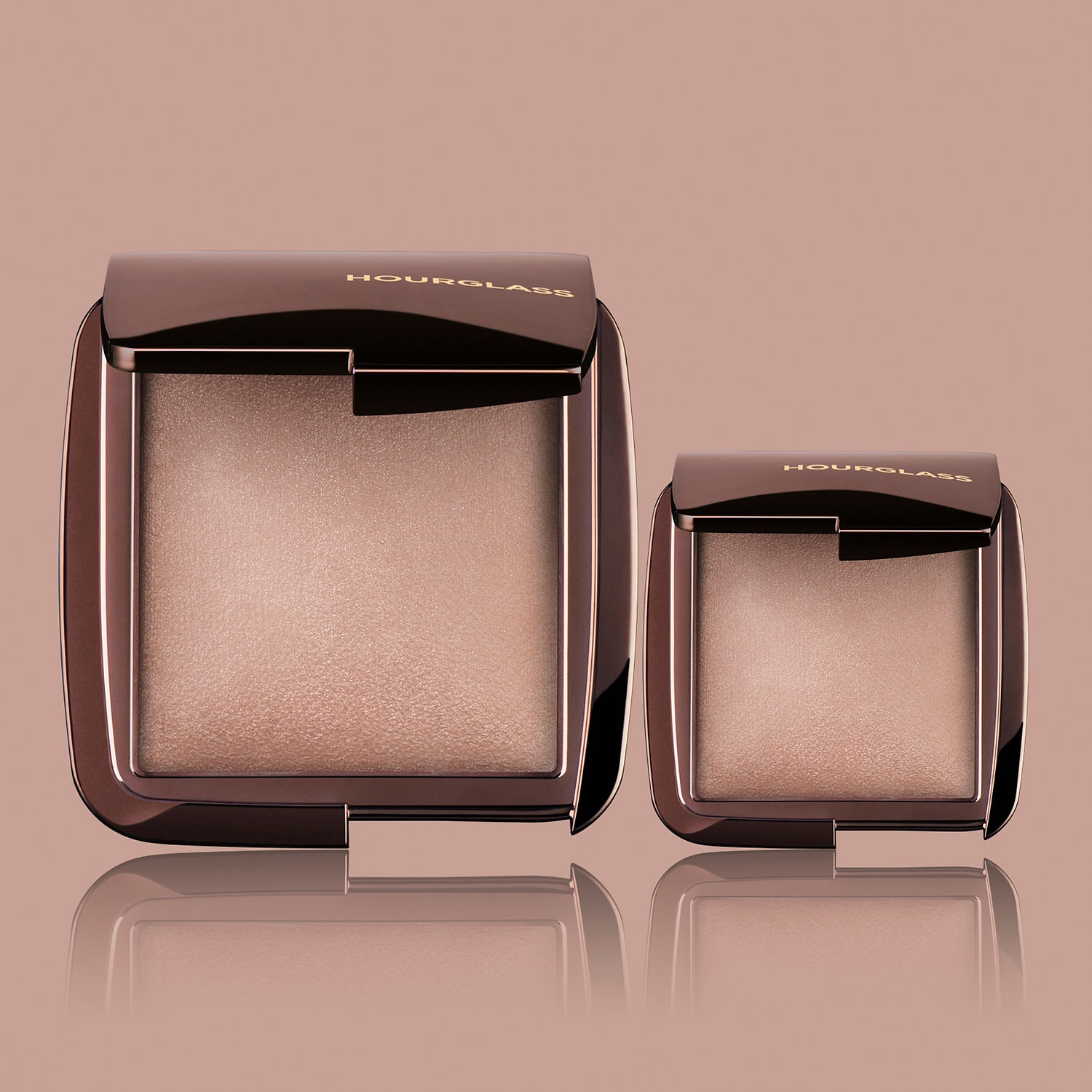 HOURGLASS Ambient® Lighting Bronzer купить в Beauty Storage.  Быстрая доставка по России и СНГ.