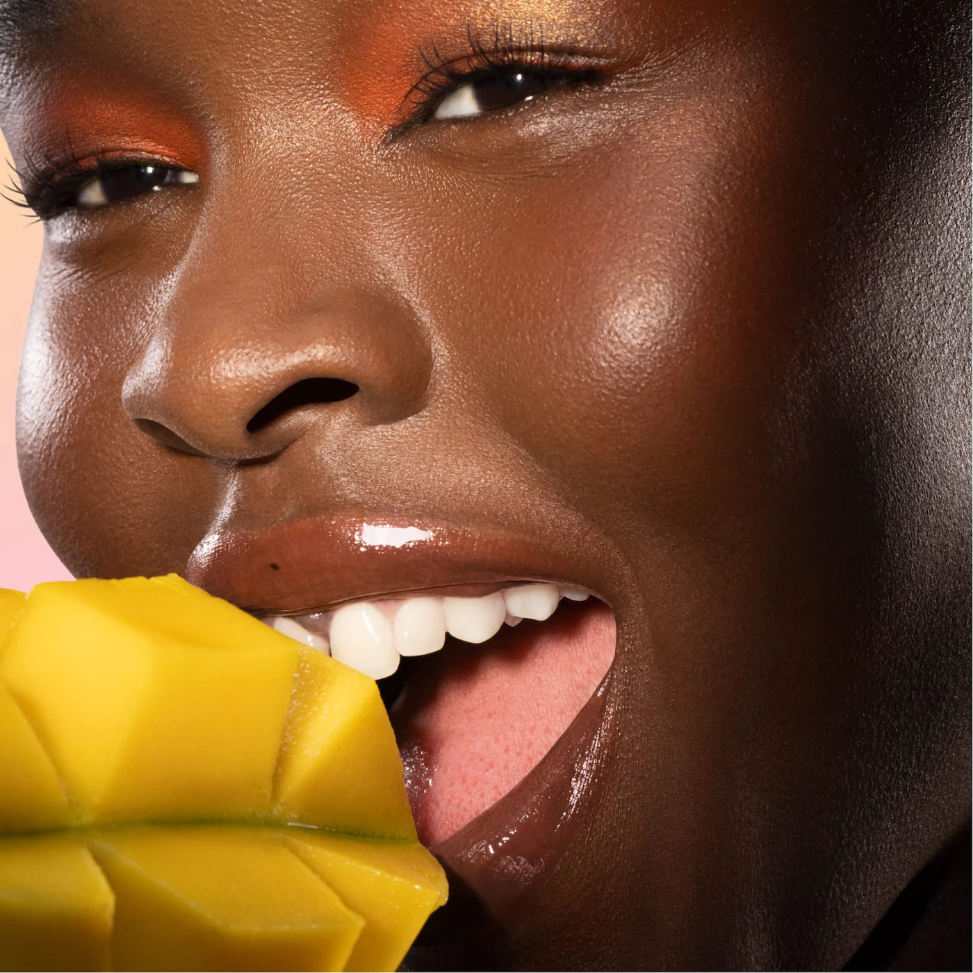 GISOU Honey Infused Hydrating Lip Oil купить в Beauty Storage. Быстрая доставка по России и СНГ.