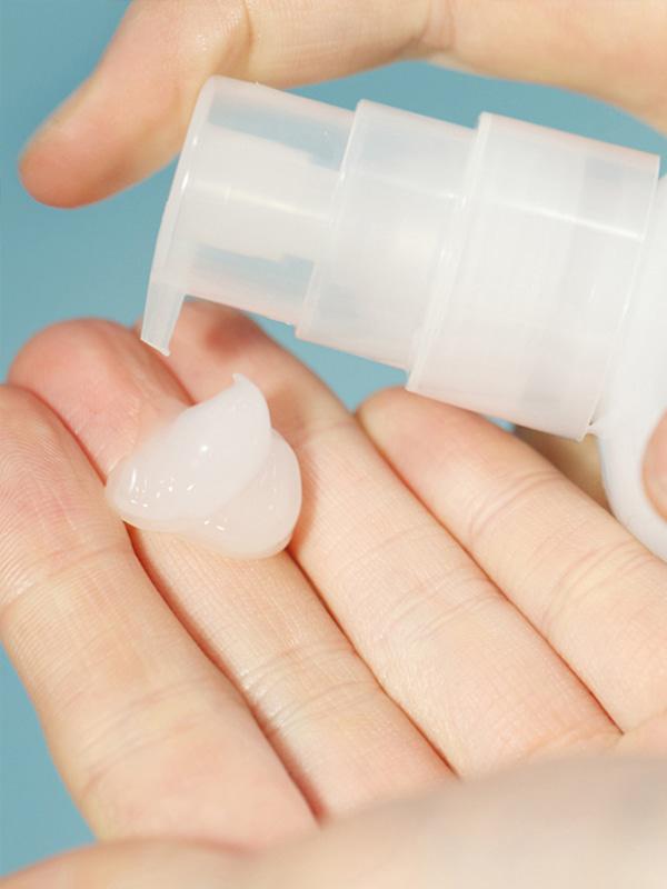 GLOSSIER Milky Jelly Cleanser