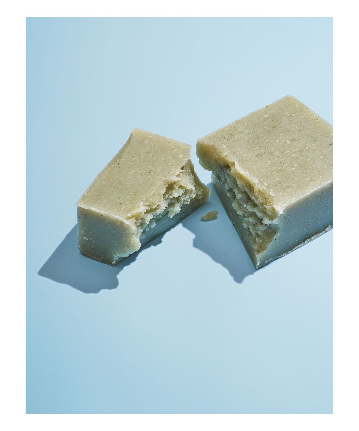 HERBIVORE Blue Clay Cleansing Bar Soap купить в Beauty Storage. Быстрая доставка по России и СНГ.