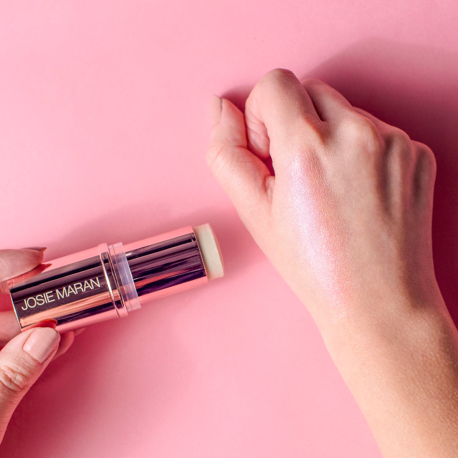 JOSIE MARAN Argan Moonstone Glow Highlighting Stick