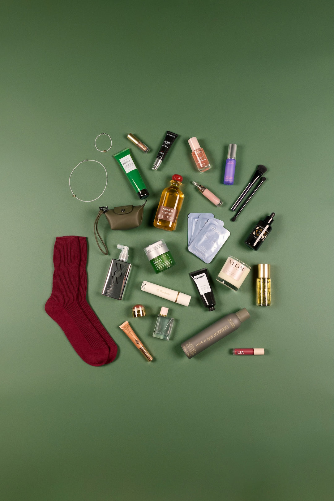 Купить VOGUE Festive Calendar 2026 на Beautystorage.ru. Быстрая доставка по России и СНГ.