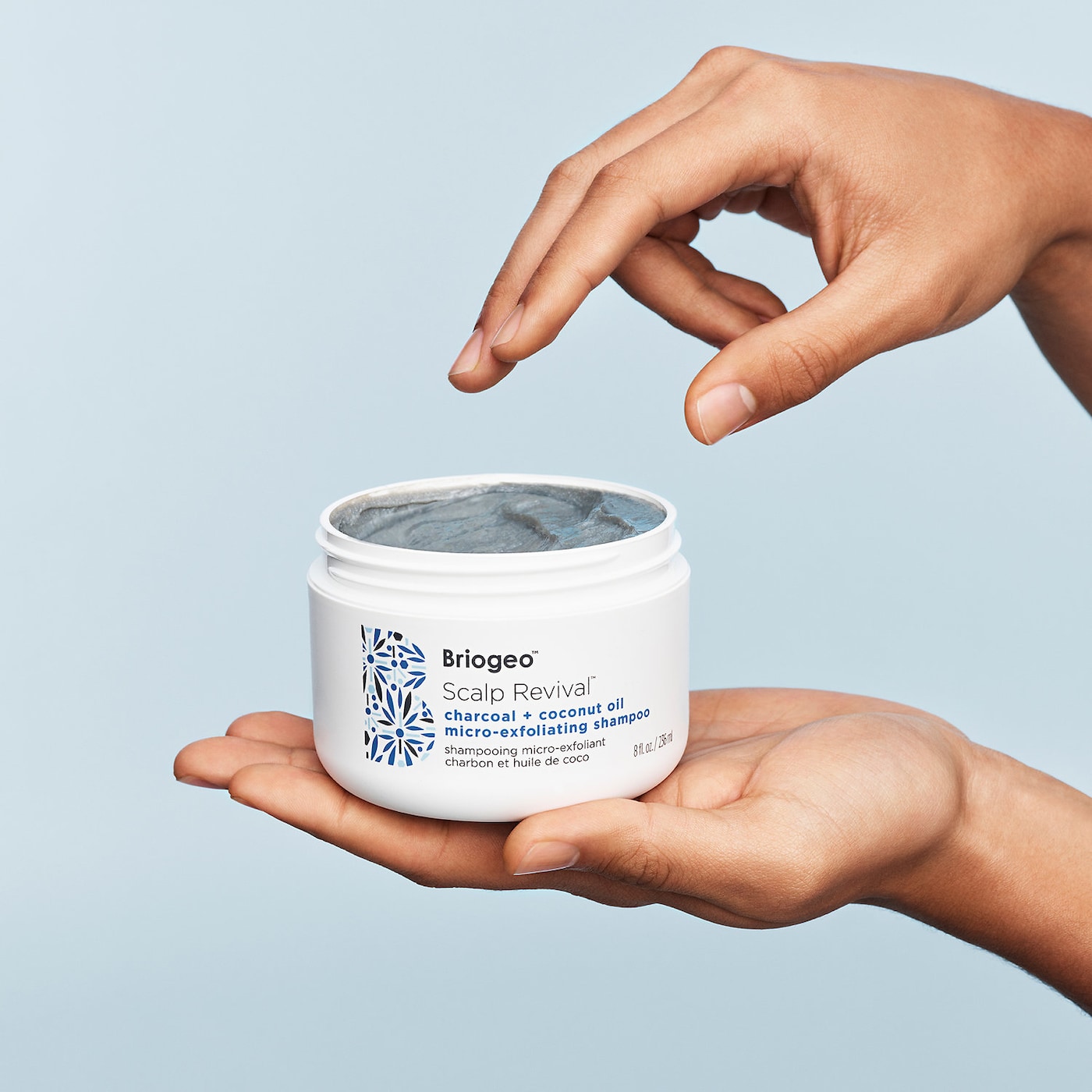 BRIOGEO Scalp Revival Charcoal + Coconut Oil Micro-exfoliating Scalp Scrub Shampoo купить в Beauty Storage. Быстрая доставка по России и СНГ.
