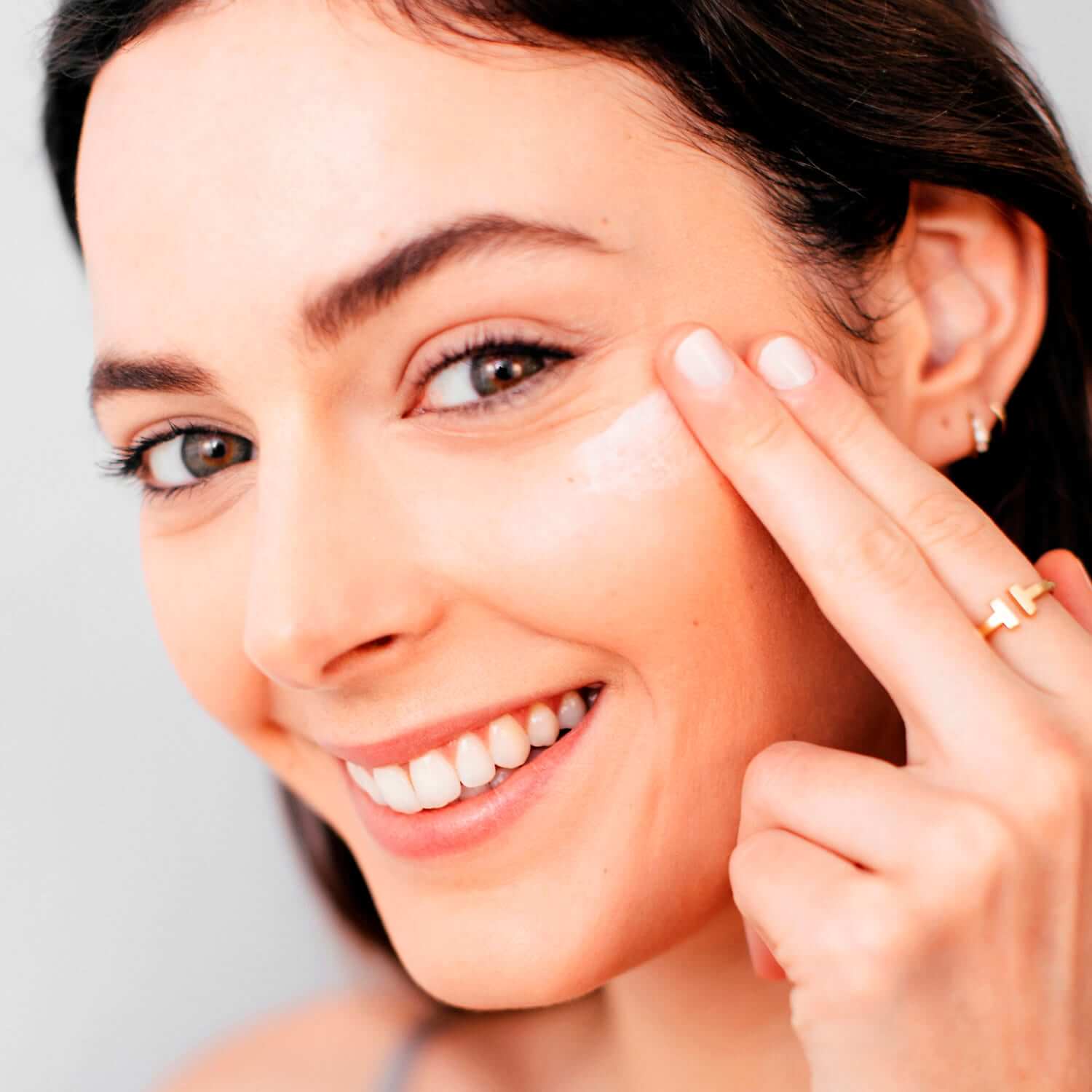 SUPERGOOP! City Sunscreen Serum SPF 30 купить в Beauty Storage. Быстрая доставка по России и СНГ.