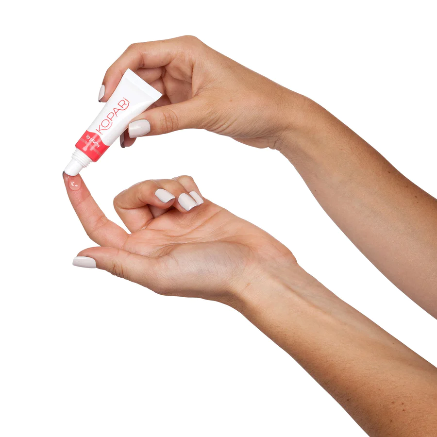 KOPARI Moisturizing Lip Glossy With Shea Butter And Coconut Oil купить в Beauty Storage. Быстрая доставка по России и СНГ.