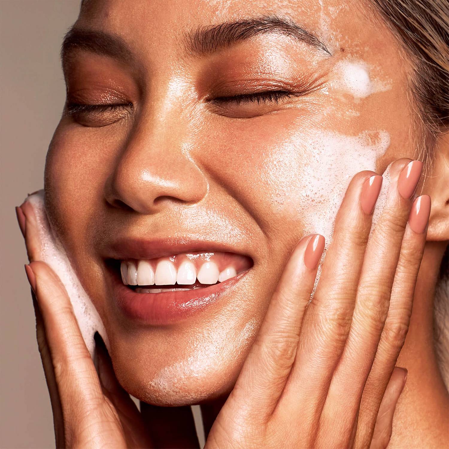 KATE SOMERVILLE Exfolikate Cleanser Daily Foaming Wash купить в Beauty Storage. Быстрая доставка по России и СНГ.