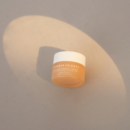 SUMMER FRIDAYS Light Aura Vitamin C + Peptide Eye Cream купить в Beauty Storage. Быстрая доставка по России и СНГ.
