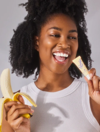 LANOLIPS Banana Balm Lip Sheen 3-in-1 купить в Beauty Storage. Быстрая доставка по России и СНГ.
