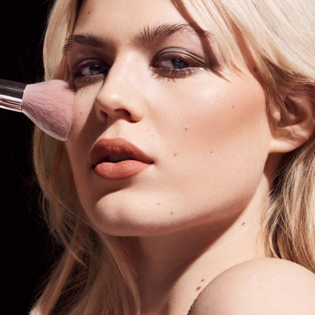 FENTY BEAUTY Powder Puff Setting Brush 170