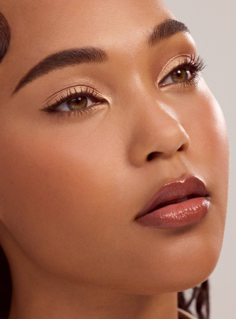 Купить RARE BEAUTY Essential Neutrals Eyeshadow Palette на Beautystorage.ru. Быстрая доставка по России и СНГ.