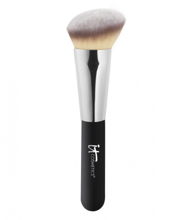 IT COSMETICS Heavenly Luxe Angled Radiance Brush #10 купить в Beauty Storage. Быстрая доставка по России и СНГ.