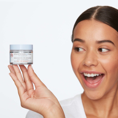 FIRST AID BEAUTY Ultra Repair BarriAIR Cream