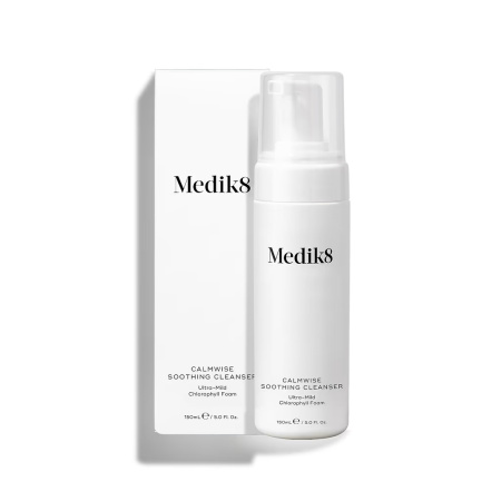 Купить MEDIK8 Calmwise Soothing Cleanser на Beautystorage.ru. Быстрая доставка по России и СНГ.