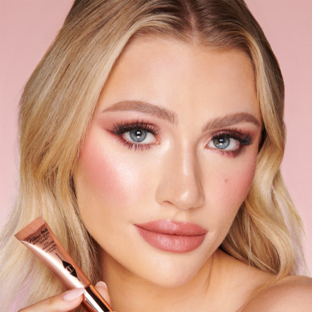 CHARLOTTE TILBURY Pillow Talk Icons On The Go Kit купить в Beauty Storage. Быстрая доставка по России и СНГ.