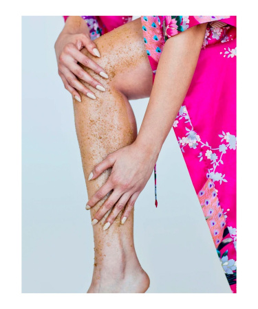 UMA Absolute Anti Aging Body Scrub (115g)