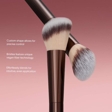 HOURGLASS No. 15 Blush Brush купить в Beauty Storage. Быстрая доставка по России и СНГ.