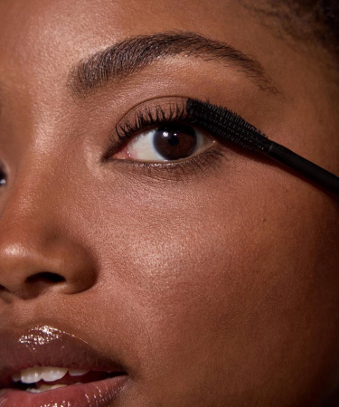 Купить JONES ROAD Minimalist Defining Mascara на Beautystorage.ru. Быстрая доставка по России и СНГ.