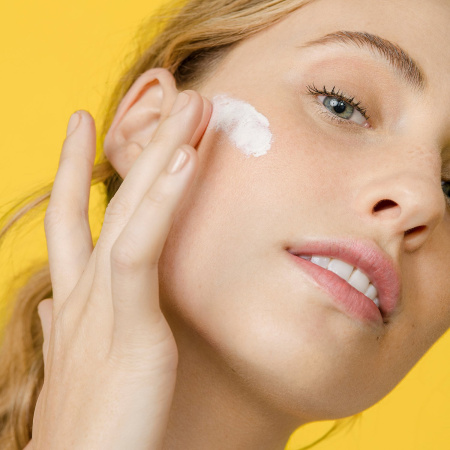 REN CLEAN SKINCARE Clean Screen Mattifying Face Sunscreen SPF 30