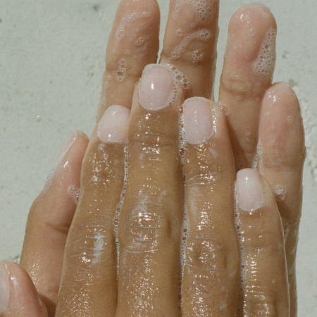 SUMMER FRIDAYS Super Amino Gel Cleanser купить в Beauty Storage. Быстрая доставка по России и СНГ.