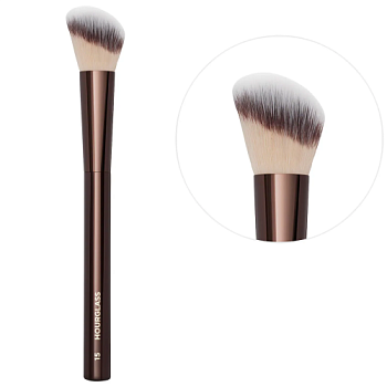 HOURGLASS No. 15 Blush Brush купить в Beauty Storage. Быстрая доставка по России и СНГ.