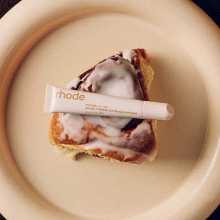 RHODE Peptide Lip Tint - Cinnamon Roll купить в Beauty Storage. Быстрая доставка по России и СНГ.