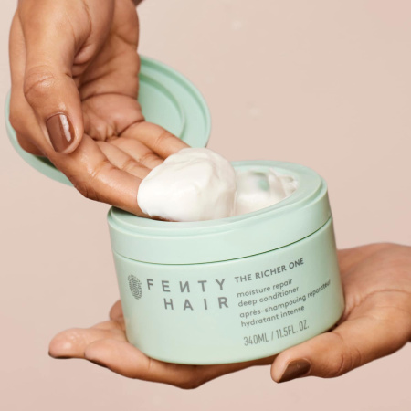 Купить FENTY HAIR The Rich Curls - 3-Step Curl Definition Ritual Set на Beautystorage.ru. Быстрая доставка по России и СНГ.
