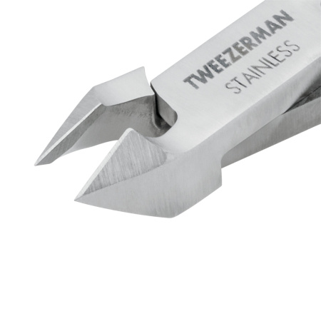 Купить TWEEZERMAN Rockhard Cuticle Nipper на Beautystorage.ru. Быстрая доставка по России и СНГ.