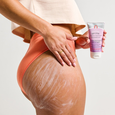 FIRST AID BEAUTY Sculpting Body Lotion купить в Beauty Storage. Быстрая доставка по России и СНГ.