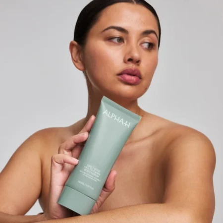 Купить ALPHA-H Daily Dose Multivitamin Body Serum with Niacinamide, Vitamin C + Hyaluronic Acid на Beautystorage.ru. Быстрая доставка по России и СНГ.