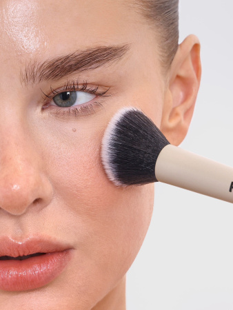 REFY Complexion Brush купить в Beauty Storage. Быстрая доставка по России и СНГ.