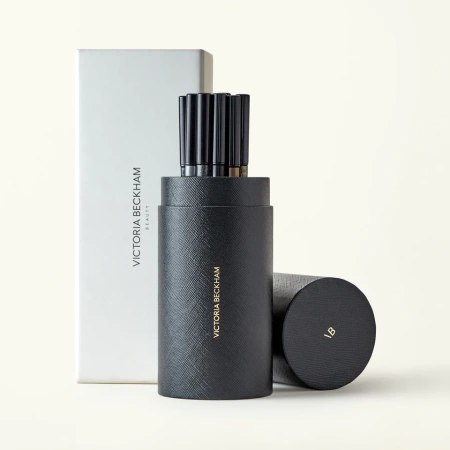 VICTORIA BECKHAM Satin Kajal Liner: VB’s Greatest Hits купить в Beauty Storage. Быстрая доставка по России и СНГ.