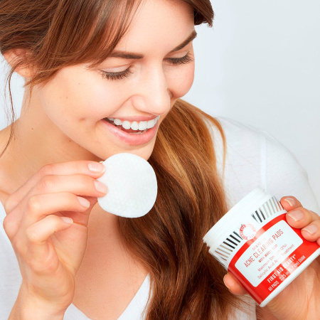 FIRST AID BEAUTY Skin Rescue Acne Clearing Pads with White Clay