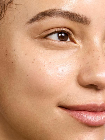 GLOSSIER Super Glow