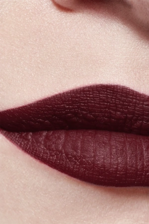 Купить CHANEL Rouge Allure Velvet Rouge Noir на Beautystorage.ru. Быстрая доставка по России и СНГ.