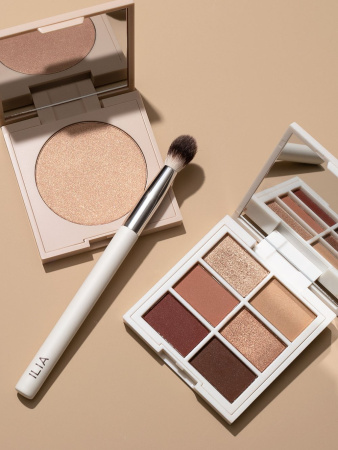 ILIA Blending Brush купить в Beauty Storage. Быстрая доставка по России и СНГ.