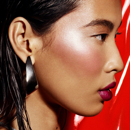 FENTY BEAUTY Match Stix Color-Adaptive Cheek + Lip Stick - Strawberry Pop купить в Beauty Storage. Быстрая доставка по России и СНГ.
