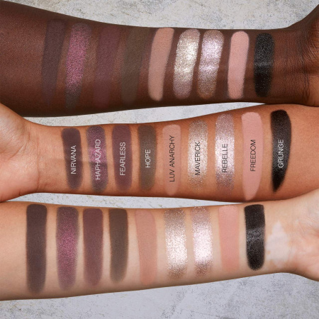 HUDA BEAUTY Pretty Grunge Eyeshadow Palette купить в Beauty Storage. Быстрая доставка по России и СНГ.