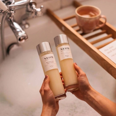 Купить NEOM Wellbeing Real Luxury De-Stress Bath Foam на Beautystorage.ru. Быстрая доставка по России и СНГ.
