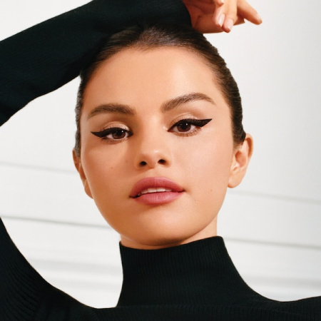 RARE BEAUTY BY SELENA GOMEZ Perfect Strokes Matte Liquid Liner купить в Beauty Storage.  Быстрая доставка по России и СНГ.